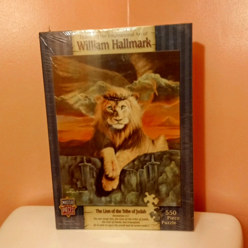 William Hallmark "The Lion of the Tribe of Judah" 550 Piece puzzle